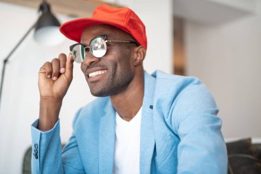 Pozitif adam dinlenme içinde