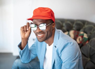 Erkek'çağdaş gözlük mutluluk ifade