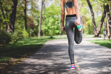 Sportif Bayan ısınma-parkta up