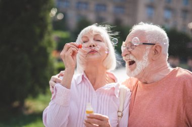 Mutlu erkek ve kadın zevk dışında ile vakit 