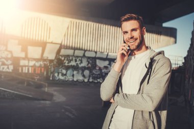 Mutlu adam yapma çağrısı dışında 