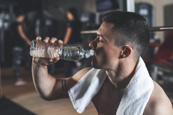 İçme suyu kapalı atletidir — Stok fotoğraf