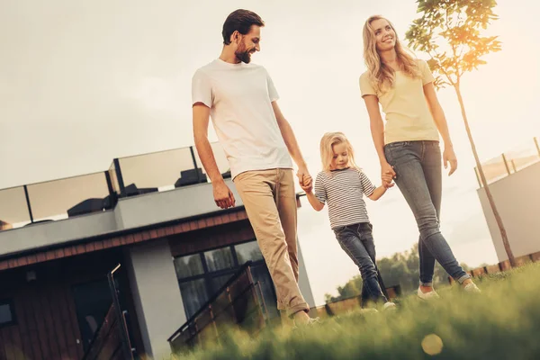 Pozitif ebeveyn iyimser çocuk açık olacak