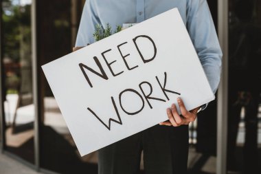 Ateş adam afişini dışında iş arıyor