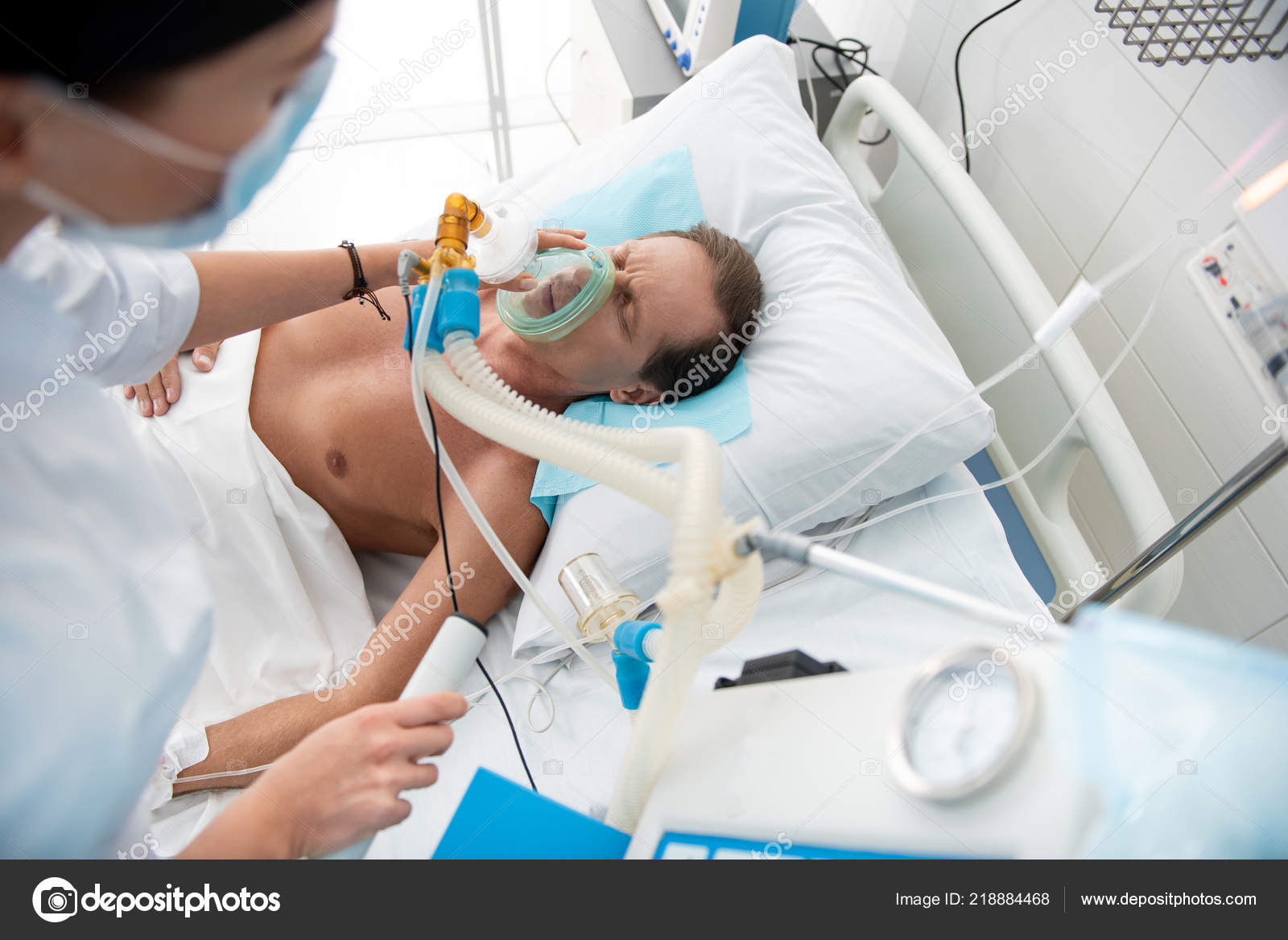 Неинвазивная вентиляция легких. Реанимация пациент на аппарате ивл. Аппарат ивл коронавирус. Ньюпорт аппарат ивл. Аппарат ивл коронавирус.