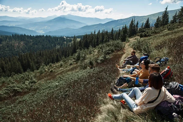 カルパチアの丘の素晴らしい景色のパノラマ撮影 — ストック写真