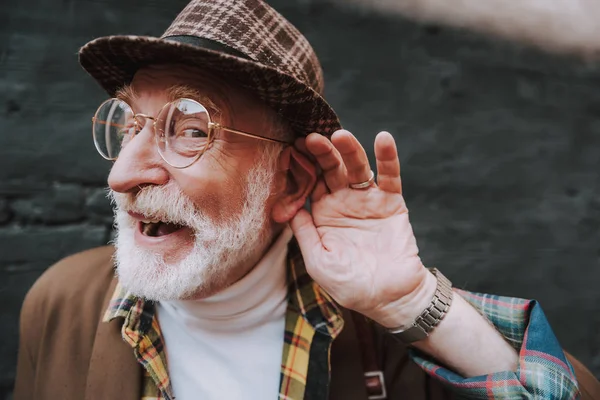 良い気分を持つモダンな老人 — ストック写真