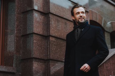 Pozitif adam adım aşağı gidiyor