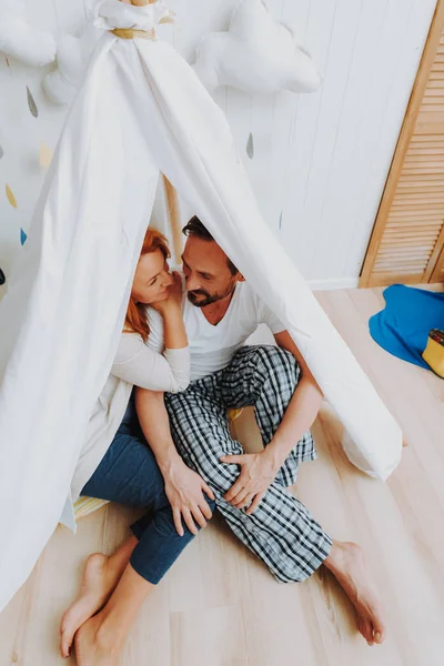 Joyful married couple spending time on weekend — Stock Photo, Image