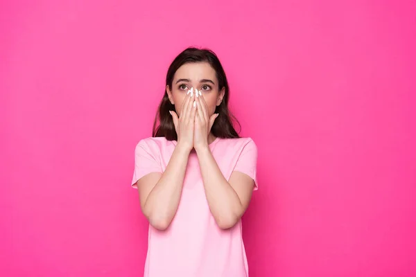 Waist up of surprised brunette Caucasian girl posing for camera in studio — Stock Photo, Image