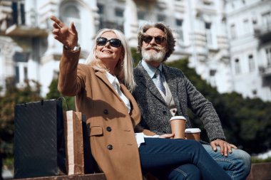 Güneşli gün stok fotoğraf gözlük çift