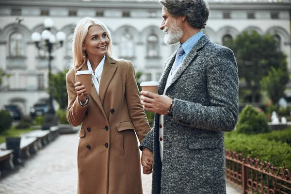 Café para dos en el parque foto de stock —  Fotos de Stock