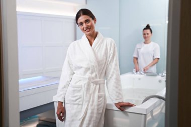 Banyodan sonra kadın