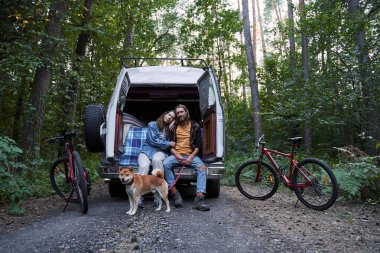 Mutlu bir çiftin portresi