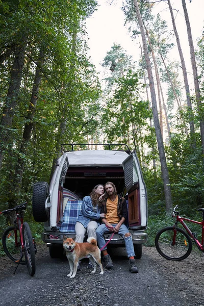 Paar keer samen tijd doorbrengen — Stockfoto