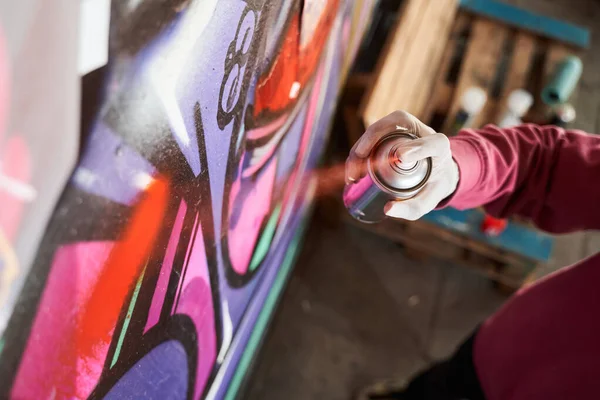 Pintura de artista de rua graffiti colorido — Fotografia de Stock