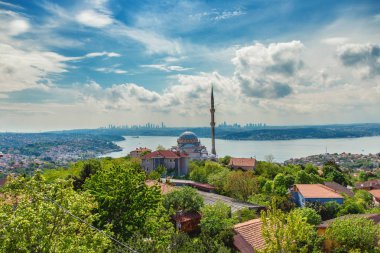 Beykoz ilçesi ve Avrupa tarafından İstanbul ve Boğaz 'ın panoramik manzarası