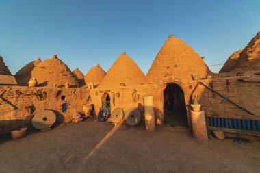 Harran, Türkiye Harran 'ın geleneksel koni evlerinin manzarası