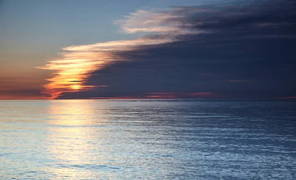 Tramonto Con Nuvole Sul Mare Del Nord Olanda — Foto Stock