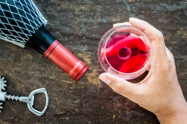 ワイン ガラス コルクのボトル — ストック写真