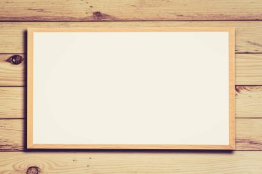 Boş ahşap çerçeve ahşap duvar kadar alay