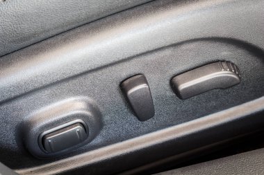 araba elektrikli koltuk ve ayar düğmesi