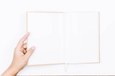 Beyaz arka plan üzerinde kitap el ele tutuşur