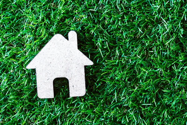 Small Model House Green Grass Background — Stock Photo, Image
