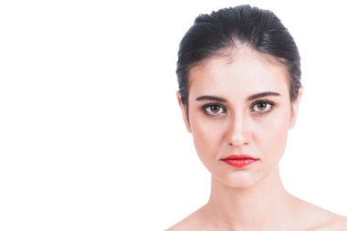 güzel bir kadın yüzü üzerinde beyaz izole