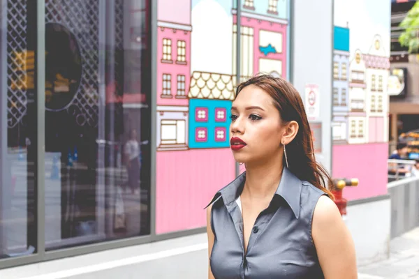 Fashion Young Woman Walking Street — Stock Photo, Image