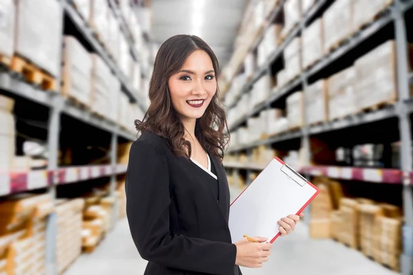 Businesswoman Checking List Order Warehouse — Stock Photo, Image