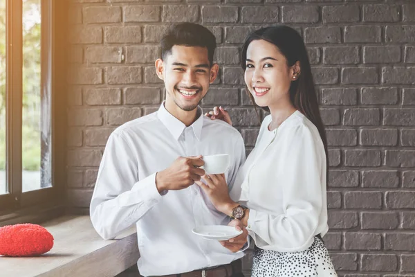 Pareja Feliz Tomando Café Cafetería — Foto de Stock