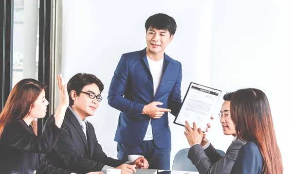 Geschäftsleute Treffen Sich Büro — Stockfoto