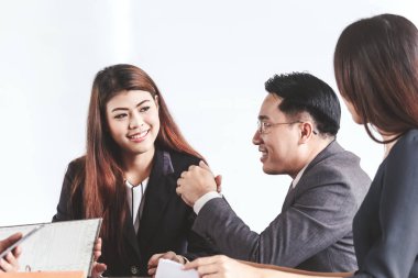 Ofiste toplantı iş adamları