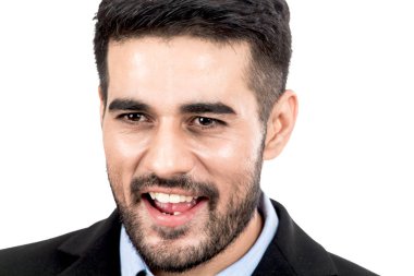 Beyaz arka plan üzerinde izole yakışıklı adam portresi