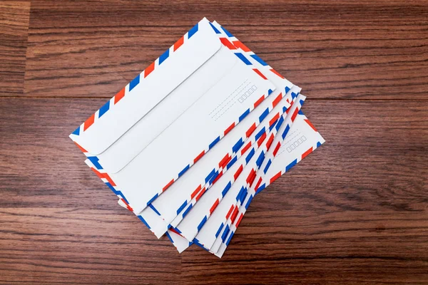 Envelopes Letras Sobre Fundo Madeira — Fotografia de Stock