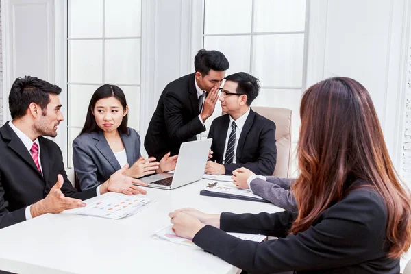 Gruppe Von Geschäftsleuten Trifft Sich Büro — Stockfoto