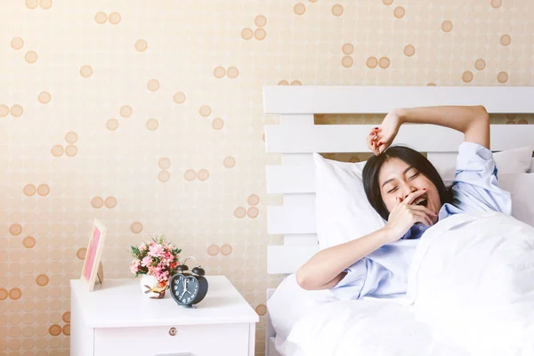 Woman Stretching Bed Wake — Stock Photo, Image