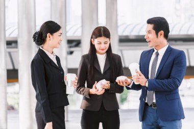 Konuşma ve çalışma grubu iş ortakları