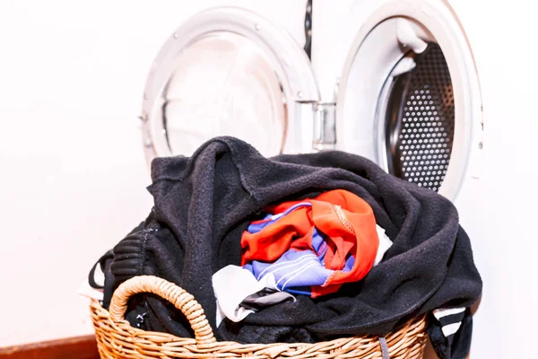 Dirty Cloth Basket Washing Machine — Stock Photo, Image