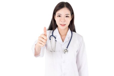 Beyaz arka plan üzerinde izole kadın doktor portresi