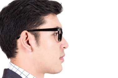 Beyaz arka plan üzerinde izole yakışıklı işadamı portresi