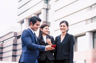 Konuşma ve çalışma grubu iş ortakları