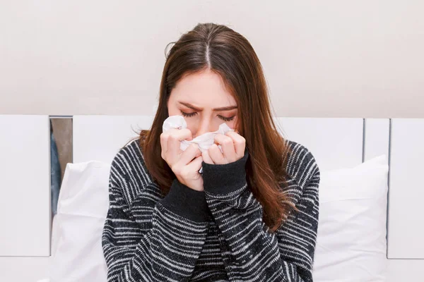 Sick Woman Blowing Her Nose Tissues — Stock Photo, Image