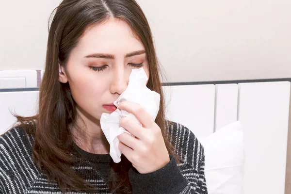 Sick Woman Blowing Her Nose Tissues — Stock Photo, Image