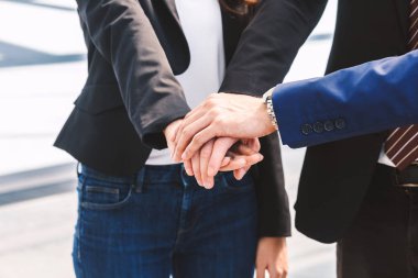 Ekip çalışması yığın eller - takım iş kavramı iş