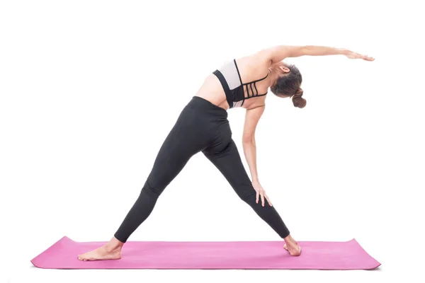 Mujer Practicando Yoga Aislada Sobre Fondo Blanco — Foto de Stock