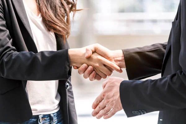 Handdruk Van Zakenpartners — Stockfoto