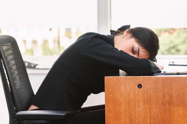 Tired Businesswoman Sleeping Laptop Table Office — Stock Photo, Image