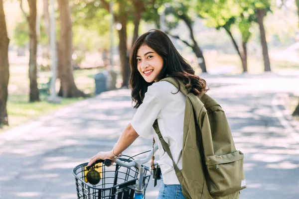 Woman Bicycle Garden — Stock Photo, Image